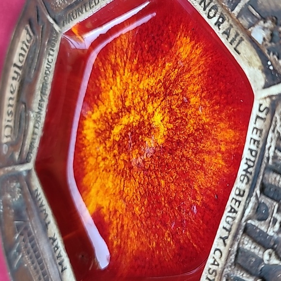 WALT DISNEY PRODUCTIONS Disneyland Souvenir plate from the 70s - Picture 3 of 7